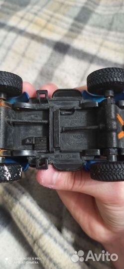 Машинка джип maisto