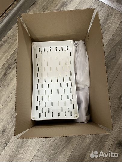 Вещи в коробке