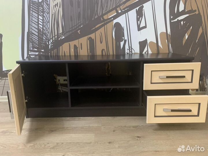 Тумба под телевизор