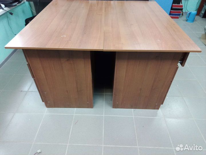 Стол офисный с тумбой