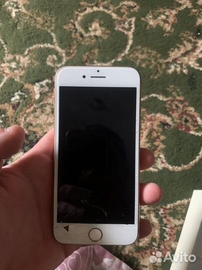 Телефон iPhone8