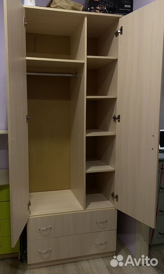 Шкаф