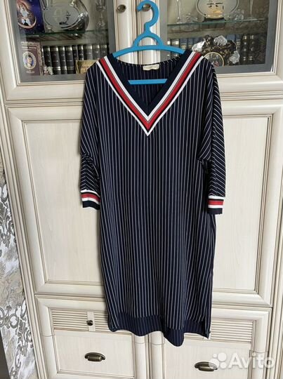 Платье с поясом 48р