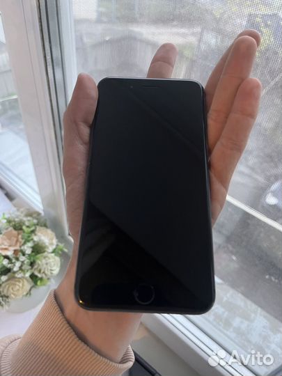 iPhone 8 Plus, 64 ГБ