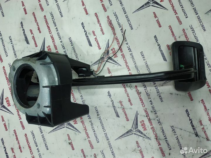 Педаль тормоза w204 Mercedes прав руль