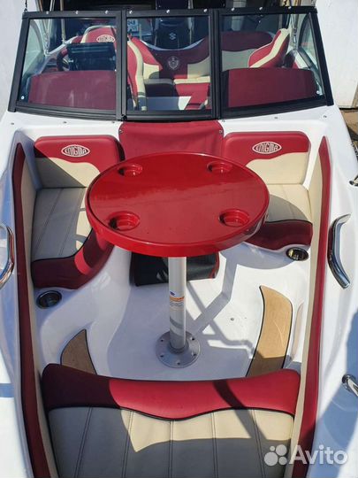 Столик для катера