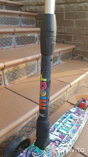 Самокат трехколесный