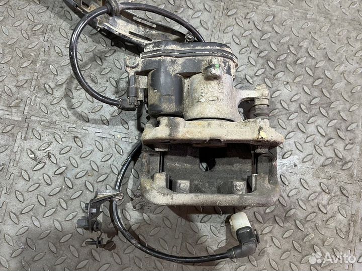 Суппорт задний левый (Mercedes-Benz GLE Coupe AMG)