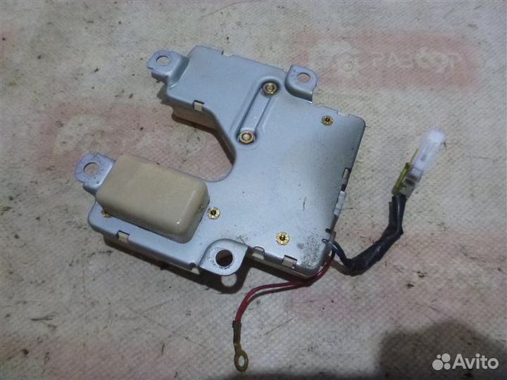 Блок управления подушками безопасности Nissan