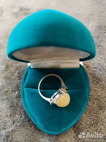 Серебряное кольцо с эфиопским опалом