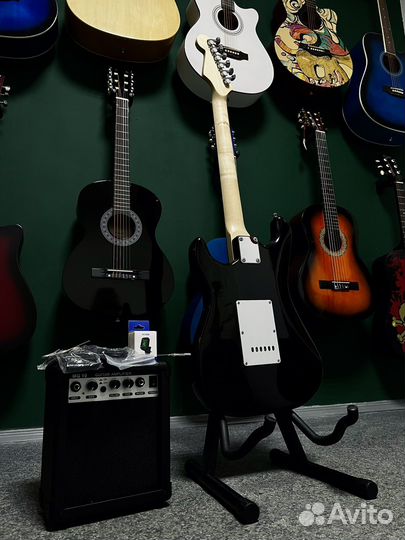 Электрогитара Fabio Stratocaster полный комплект