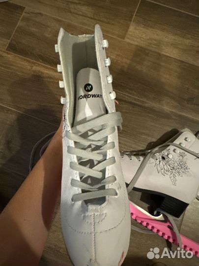 Коньки фигурные 39 размер