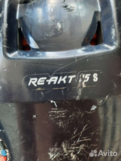 Хоккейный шлем