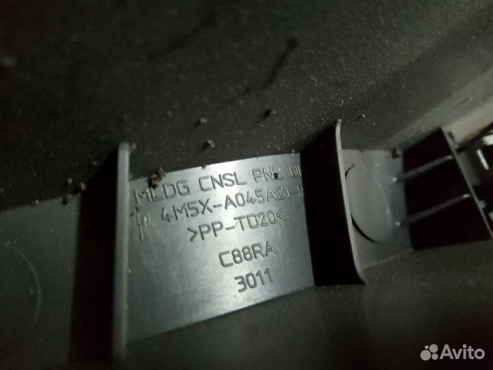 Накладка на торпедо правая Ford Focus 2 2