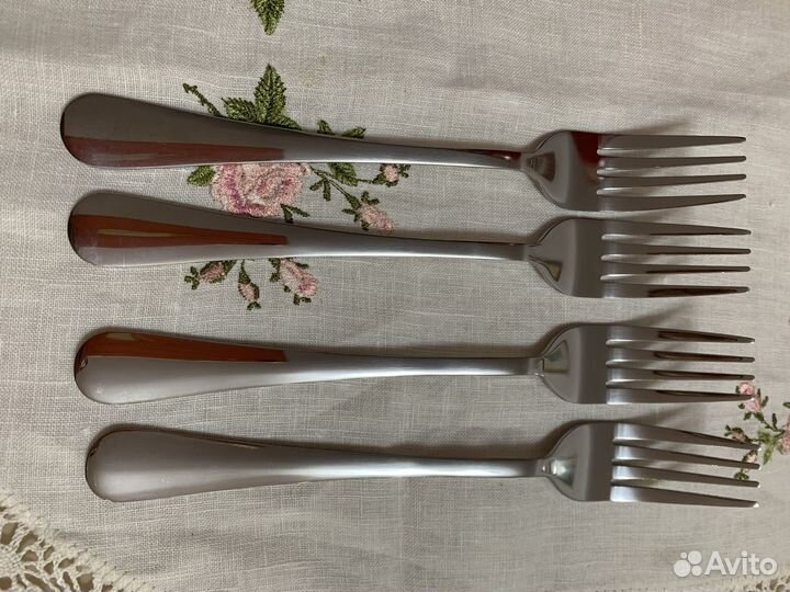 Вилки столовые 4 шт. новые