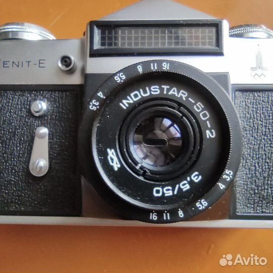 Пленочный фотоаппарат зенит