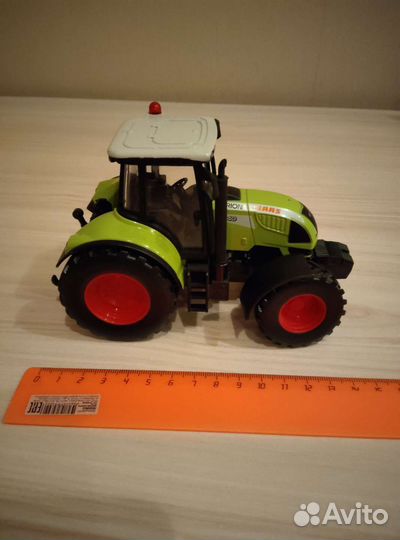 Трактор claas
