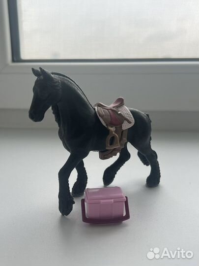 Фигурка schleich фризской кобылы