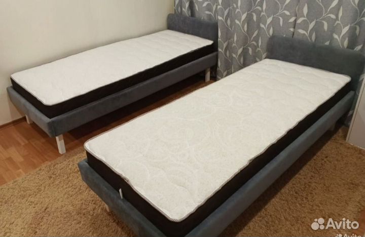 Детская кровать с мягким изголовьем