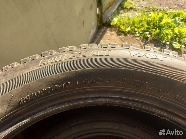 Bridgestone Blizzak VRX 215/55 R17 94Q