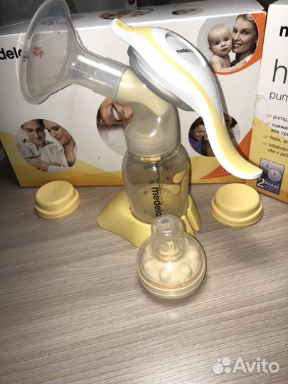 Молокоотсос Medela harmony