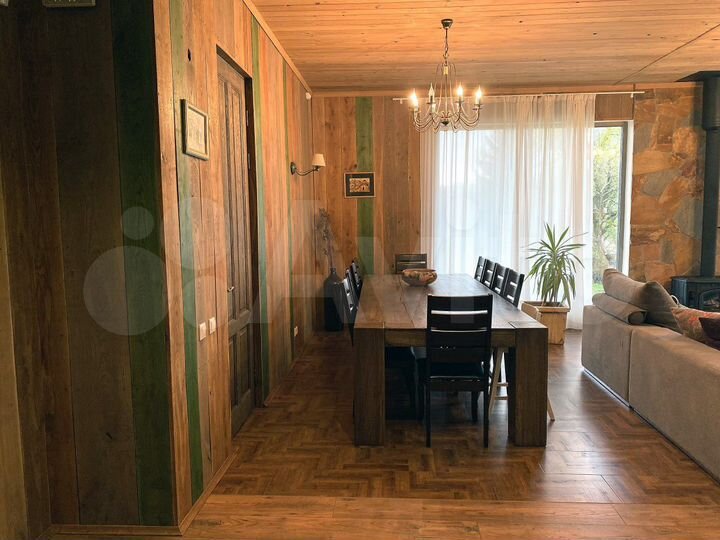 Дом 251 м² на участке 22 сот.