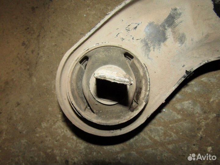 Рычаг задний продольный правый i40 2011