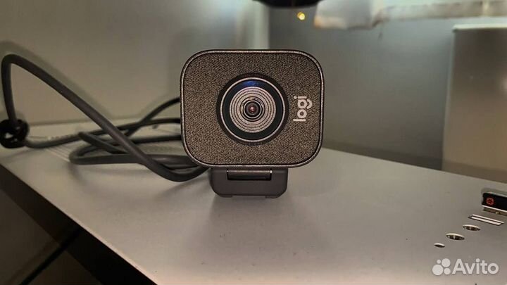 Logitech Web-камера с микрофоном StreamCam Full HD