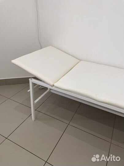 Медицинская ширма, медицинская кушетка