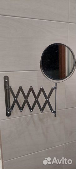 Продам увеличительное настенное зеркало IKEA