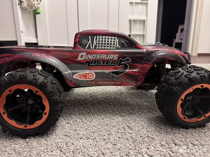 Машина на радиоуправлении dinosaurs master 5 1/8