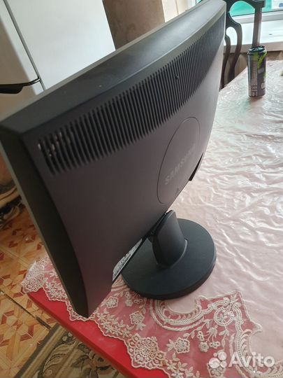 Монитор Samsung