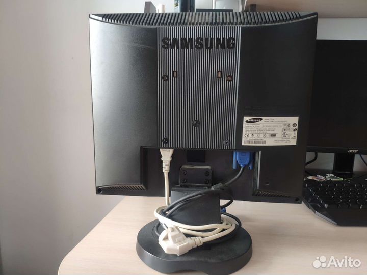 Монитор Samsung syncmaster 720n