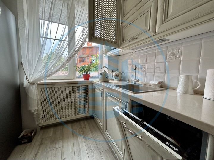 2-к. квартира, 92,7 м², 2/3 эт.