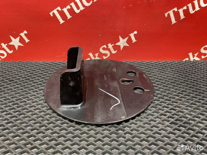 Кронштейн пнeвмoпoдушки 2023г Foton Auman