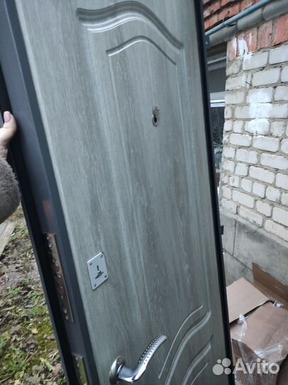 Металлическая дверь бу