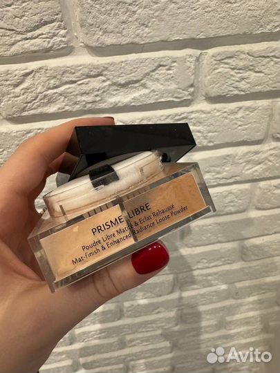 Пудра Givenchy Prisme Libre оттенок 1 и 3