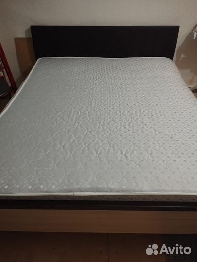 Кровать двухспальная