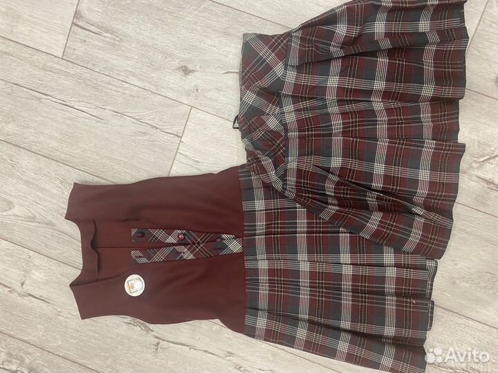 Форма красная в клетку 23 лицей