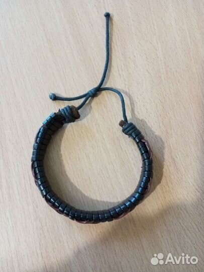 Кожаный браслет