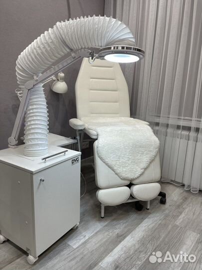 Вытяжка для маникюра и педикюра DVC
