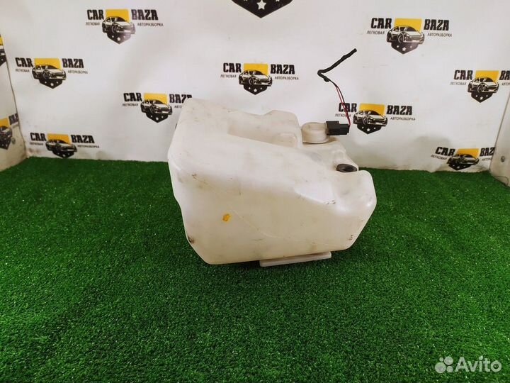 Бачок омывателя лобового стекла