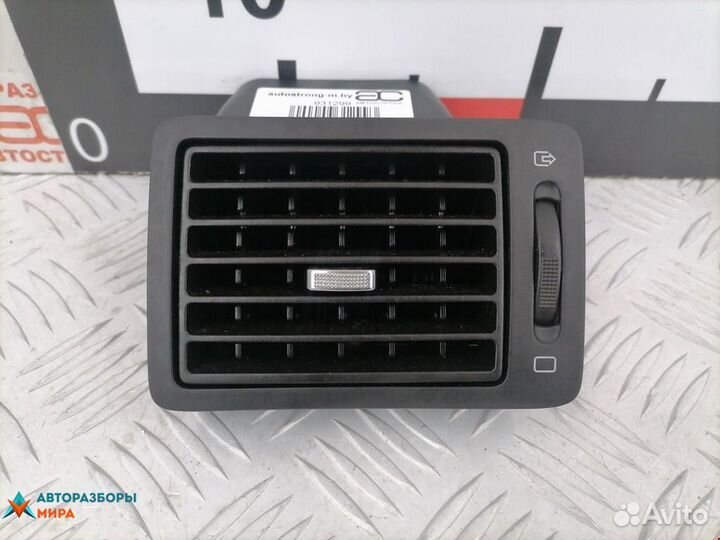 Дефлектор обдува салона Peugeot 307 2003 8264W4