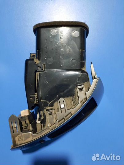 Воздуховод левый Тoyota Land-Cruiser 200 2012-2015