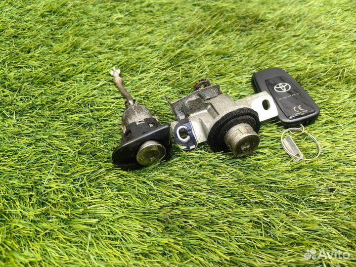 Ключ зажигания, смарт-ключ Toyota Camry ASV70