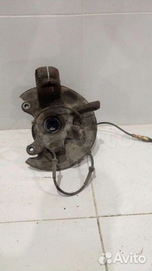 Кулак передний правый Rover 25