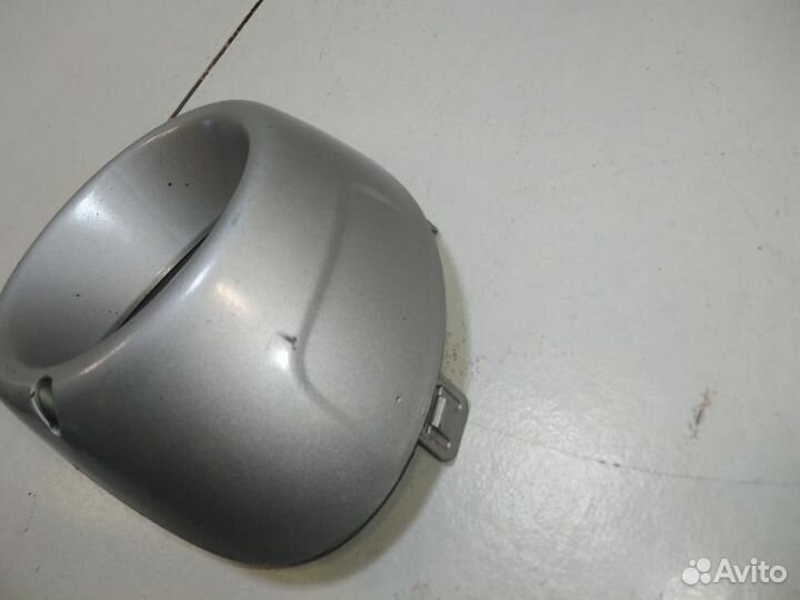 Окантовка противотуманной фары левая Mitsubishi Ou