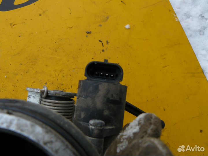 Заслонка дроссельная для Renault Logan 2013г