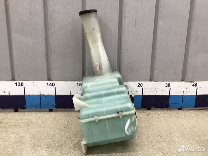 Бачок омывателя лобового стекла Toyota Corolla E10