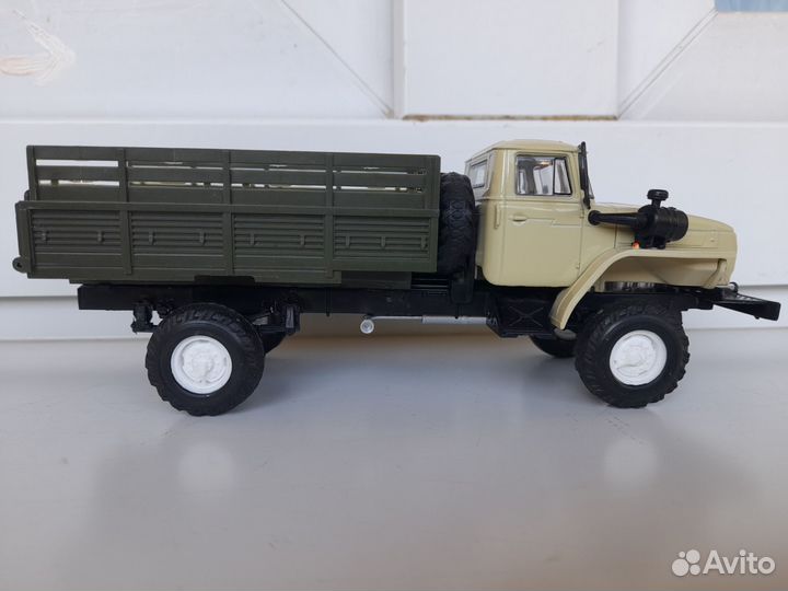 Урал 43206 бортовой 1:43